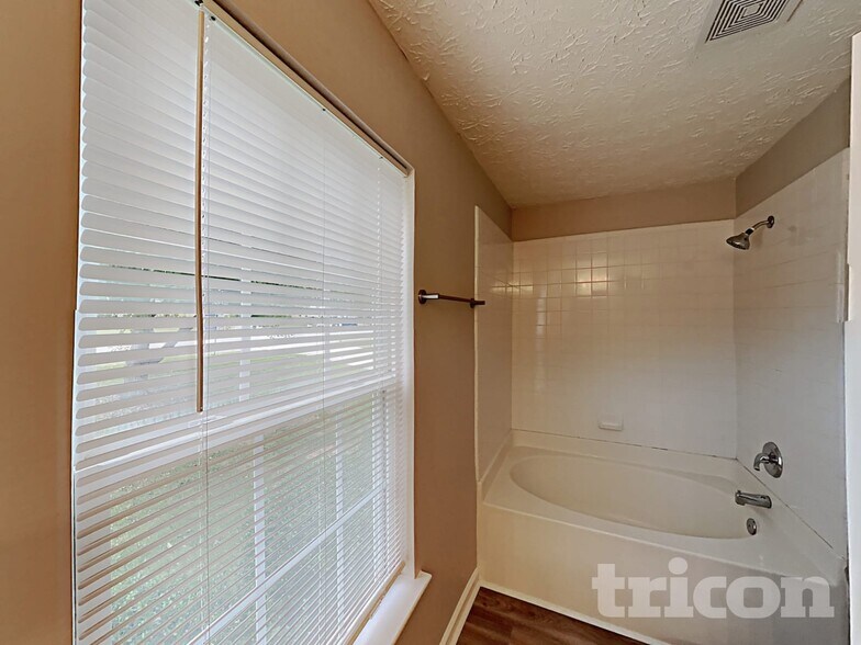 Building Photo - 5808 Brambleton Ave