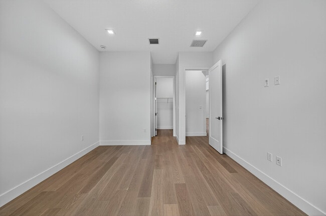 Building Photo - 9361 Sunflower Mdw Rd