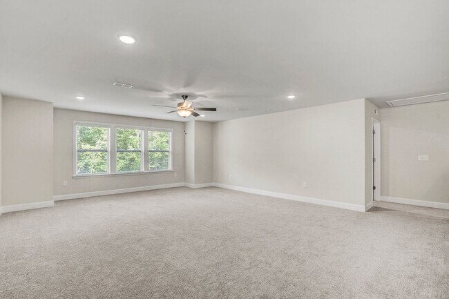 Building Photo - 220 Karlov Rd