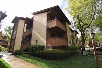 Building Photo - Charming 1 Bed 1 bath Condo in the Heart of Fort Union!!!