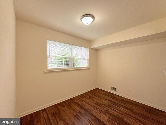 Building Photo - 9642 Hagel Cir