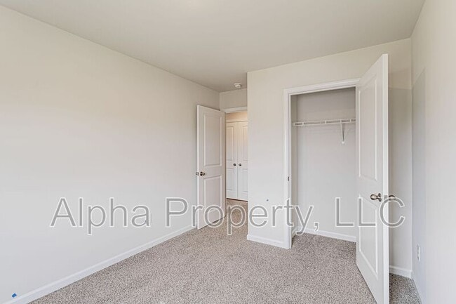 Building Photo - 766 Embark Cir