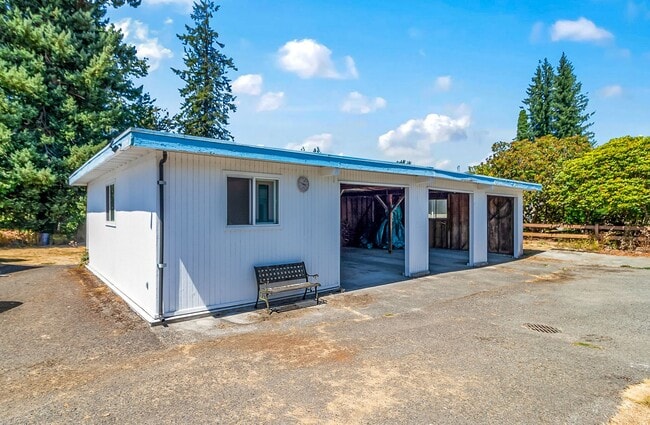 Building Photo - 607 3rd St