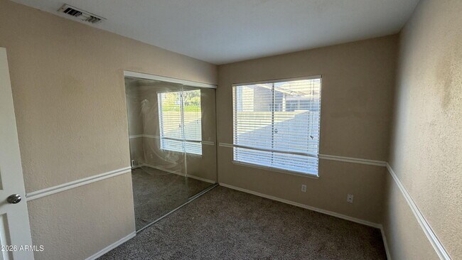 Building Photo - 4624 W Chicago St