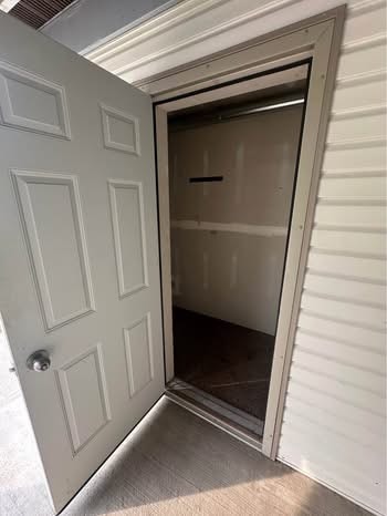 Building Photo - 803 E Riggs St