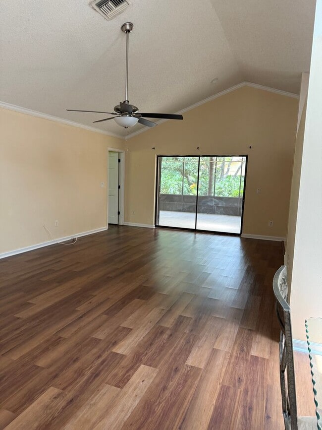 Building Photo - Meadowood gated community