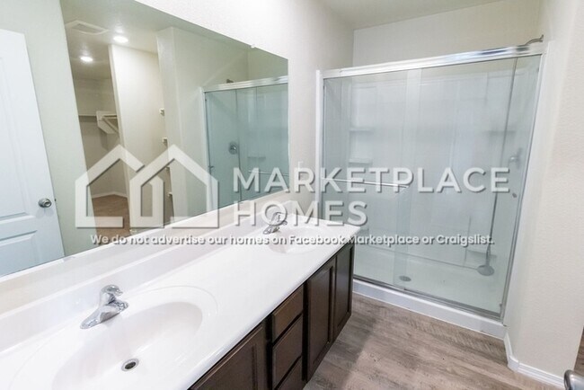 Building Photo - 3533 Wild Horse Rd NE