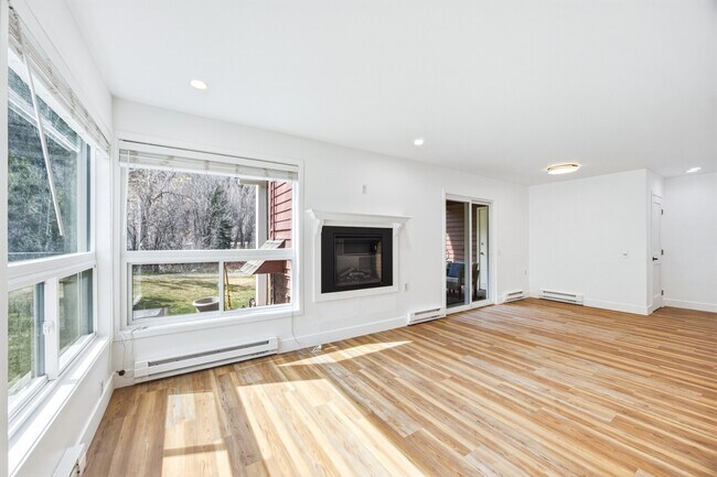 Building Photo - 34999 U.S. 6-M101