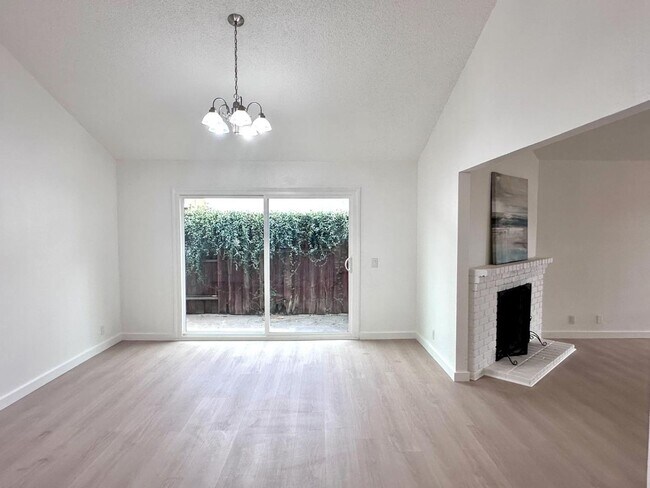Building Photo - 4507-4507 Zachary Way