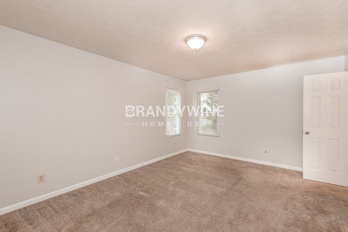 Building Photo - 630 Fern Terrace SE