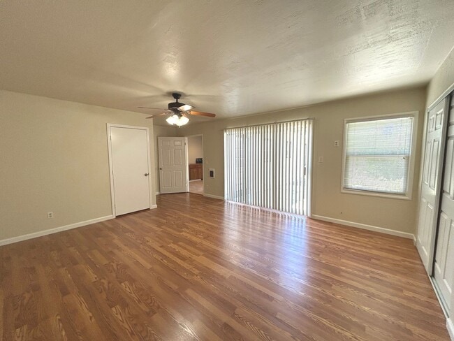 Building Photo - 3 bedroom, 2 bath Concord Home