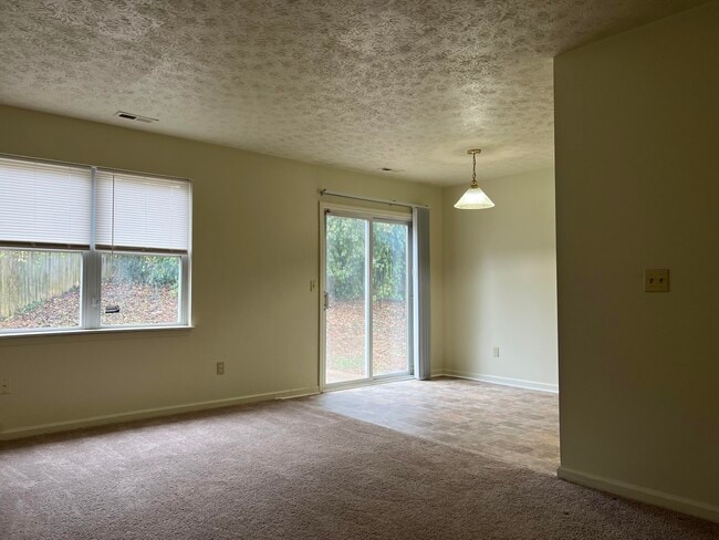 Building Photo - 322 Beacon Hill Dr