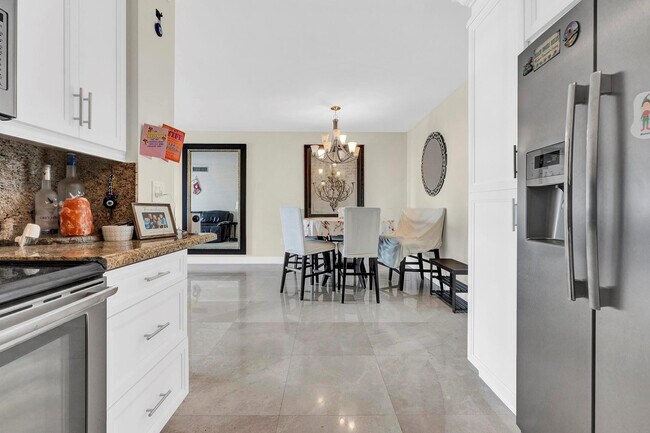 Building Photo - 1980 S Ocean Dr