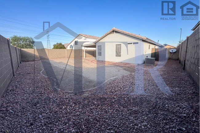 Building Photo - 3Bed/2Bath Home at Northern/107th Ave! $199 MOVE-IN SPECIAL! Ready for Immediate Move-In!