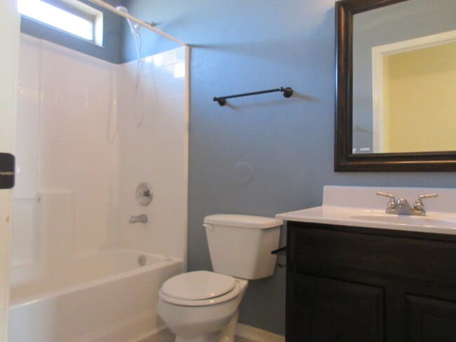 Building Photo - 14310 Island Point Dr