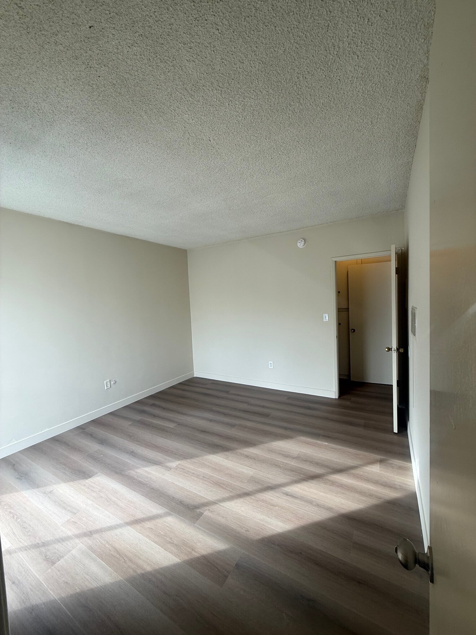 Building Photo - 1661 W 219th St