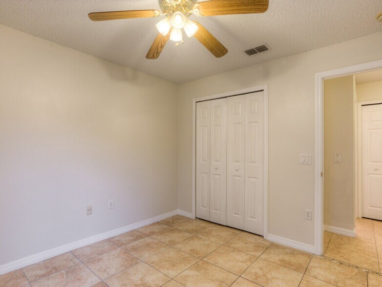 Building Photo - 2850 Afton Cir