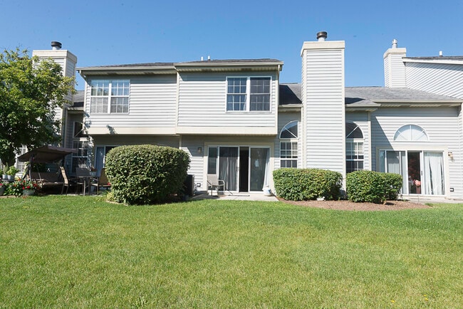 Building Photo - 1409 Club Dr