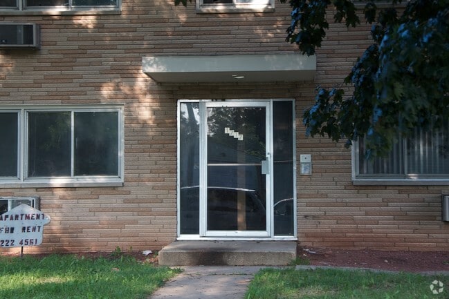 Building Photo - 1717-1721 Blossom Ln