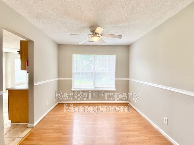 Building Photo - 815 Chapin Wood Dr
