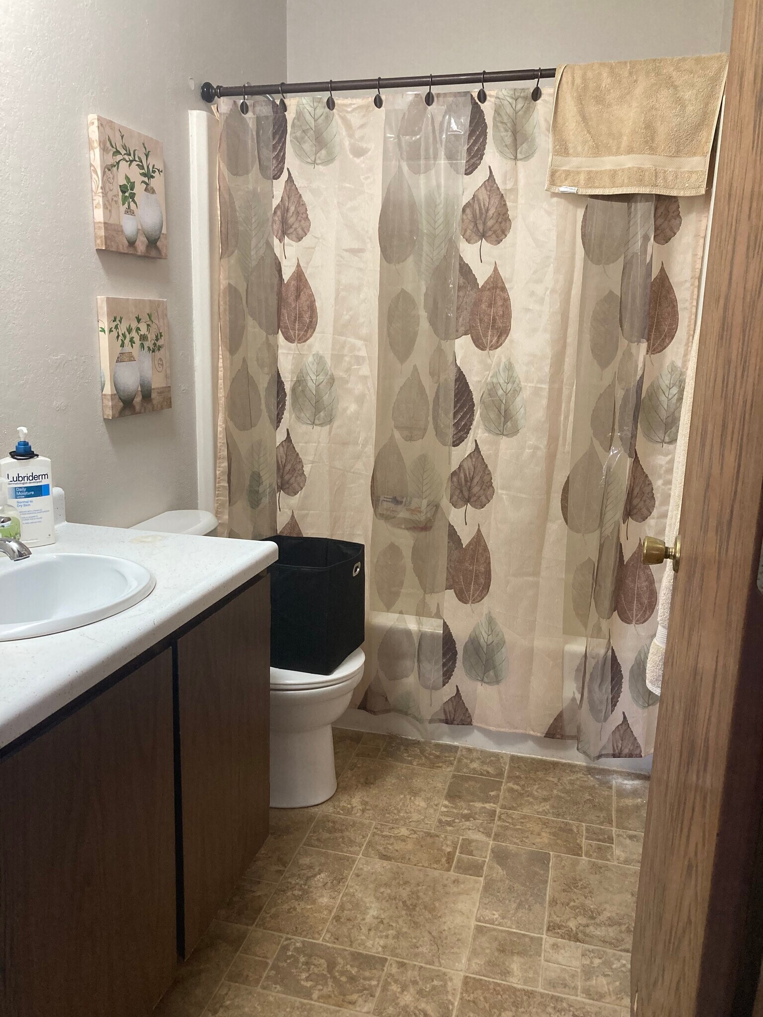 Building Photo - 321 W Bert St