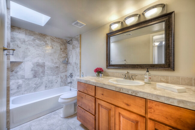 Hall Bath - 8428 E Malcomb Dr