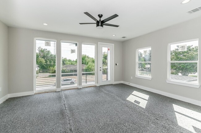 Building Photo - 3547 Dreyfus St
