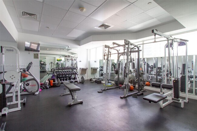 Building Photo - 5900 Collins Ave
