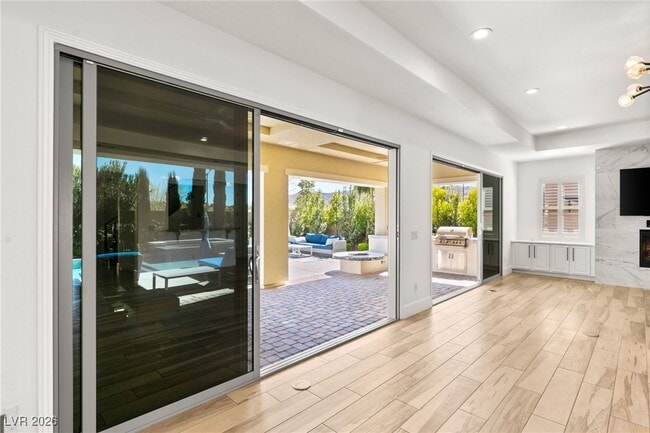 Building Photo - 4039 Villa Rafael Dr