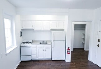 Building Photo - 21 Old Allamuchy Rd