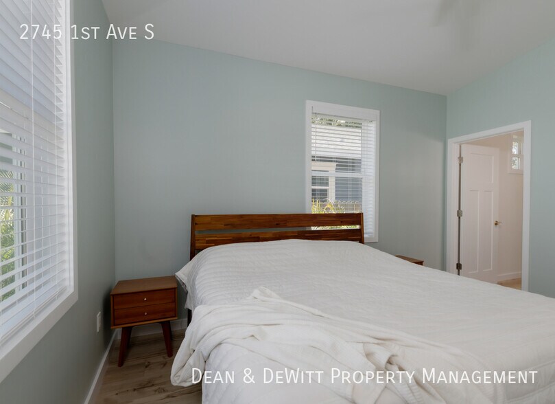 Building Photo - 2745 1st Ave S