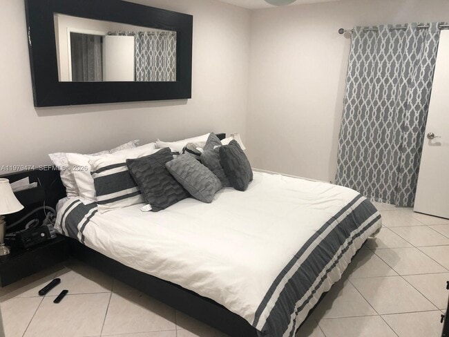 Building Photo - 3987 Carambola Cir N