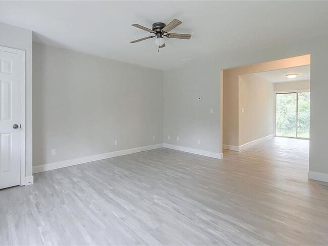 Building Photo - 4056 Dallas Acworth Hwy NW