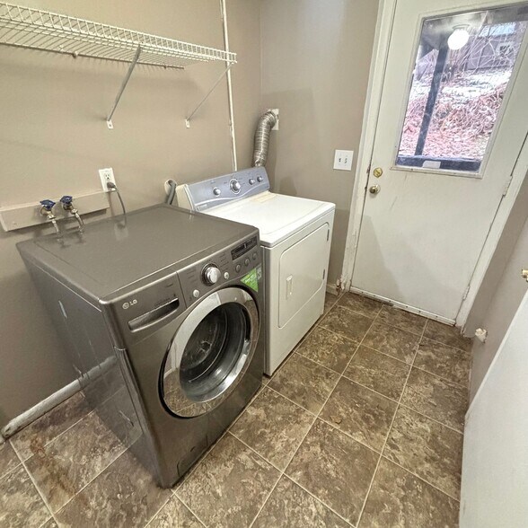 Building Photo - 5705 Potter St