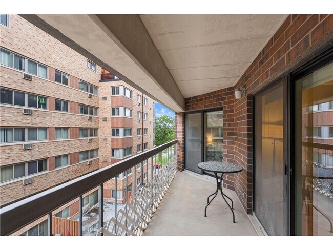 Building Photo - 2885 Knox Ave S