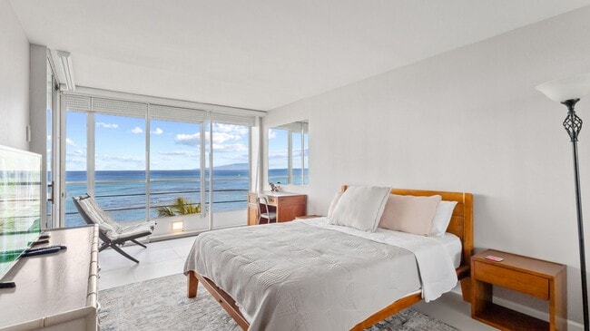 Building Photo - Live the Gold Coast Lifestyle!