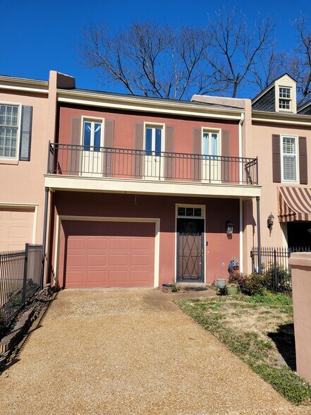 Townhouse with balcony - 2270 Tunis Cv