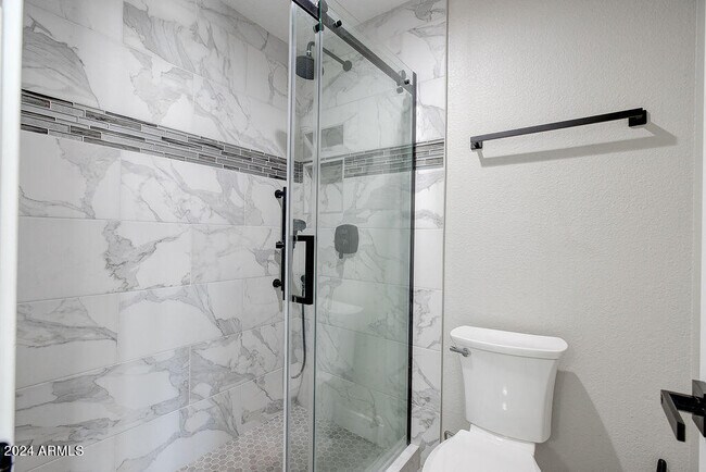 Building Photo - 917 N 87th Pl