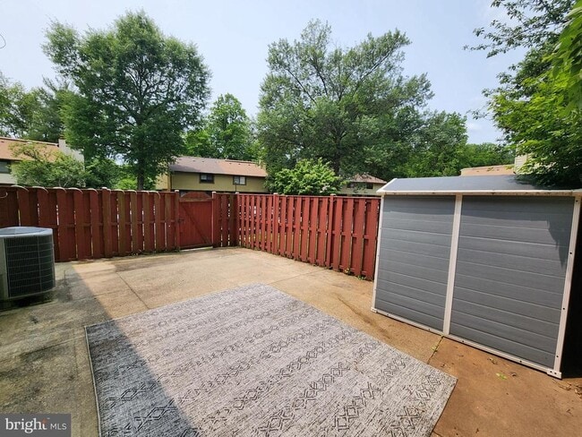 Building Photo - 10662 Spring Oak Ct