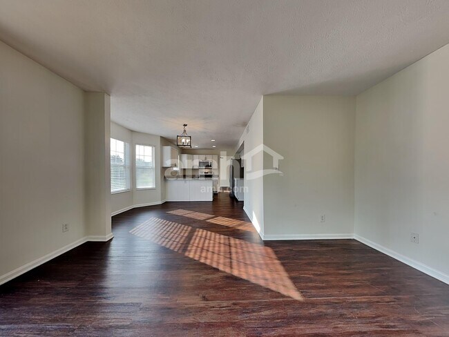 Building Photo - 1048 Reveres Run