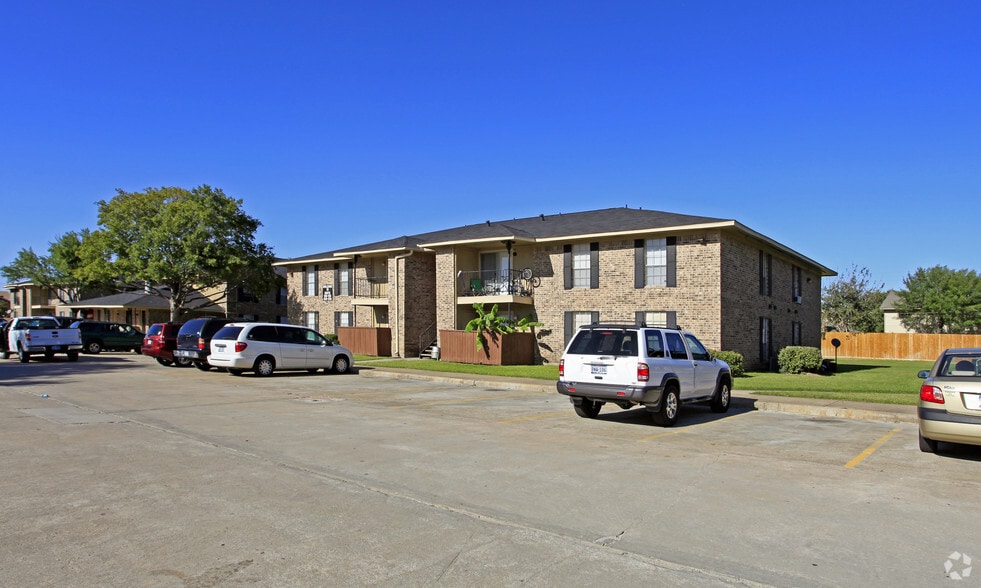 Building Photo - Clear Creek Landing