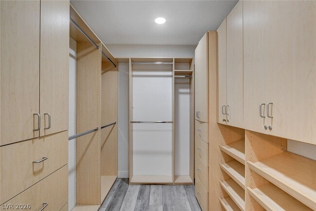 Building Photo - 2999 Bel Air Dr