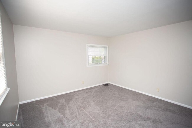 Building Photo - 1016 Eagle Ln