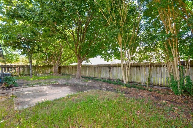 Building Photo - 1319 Silver Morning Dr