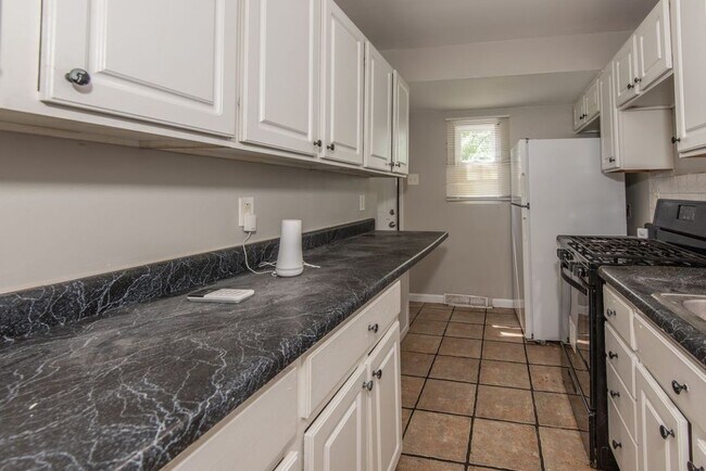 Building Photo - 104 Glen Garry Rd