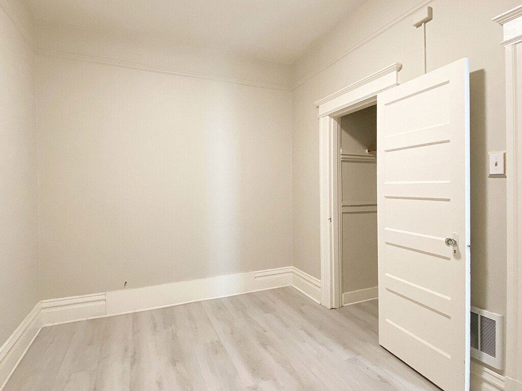 Building Photo - 527 Union St