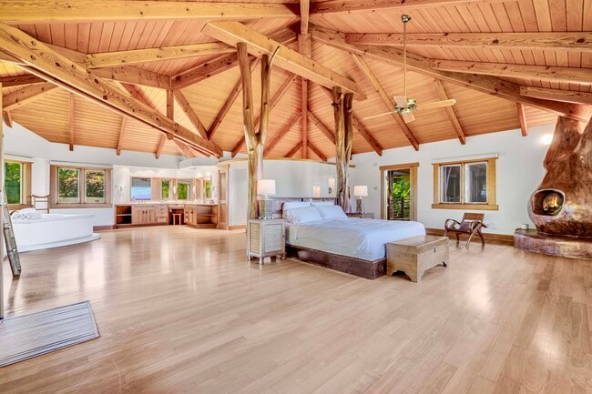 Building Photo - 275 Haumana Rd