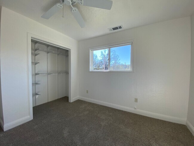 Building Photo - 10964 Rainbow Lake Rd