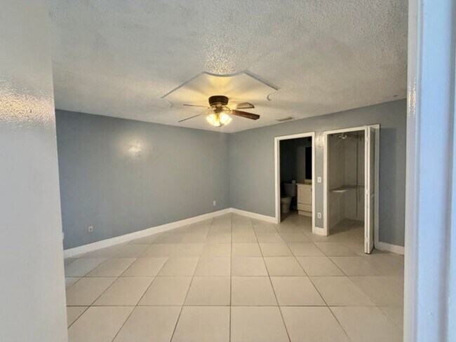 Building Photo - 5072 Arbor Glen Cir