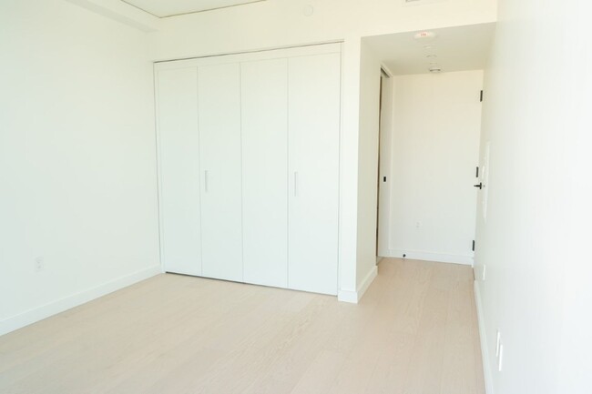 Building Photo - 2Bd/2Ba Seattle Condo